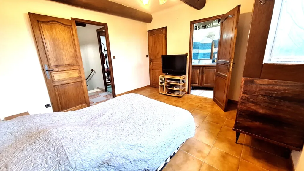 Chambres - Maison avec terrasse et jardin à Lauris