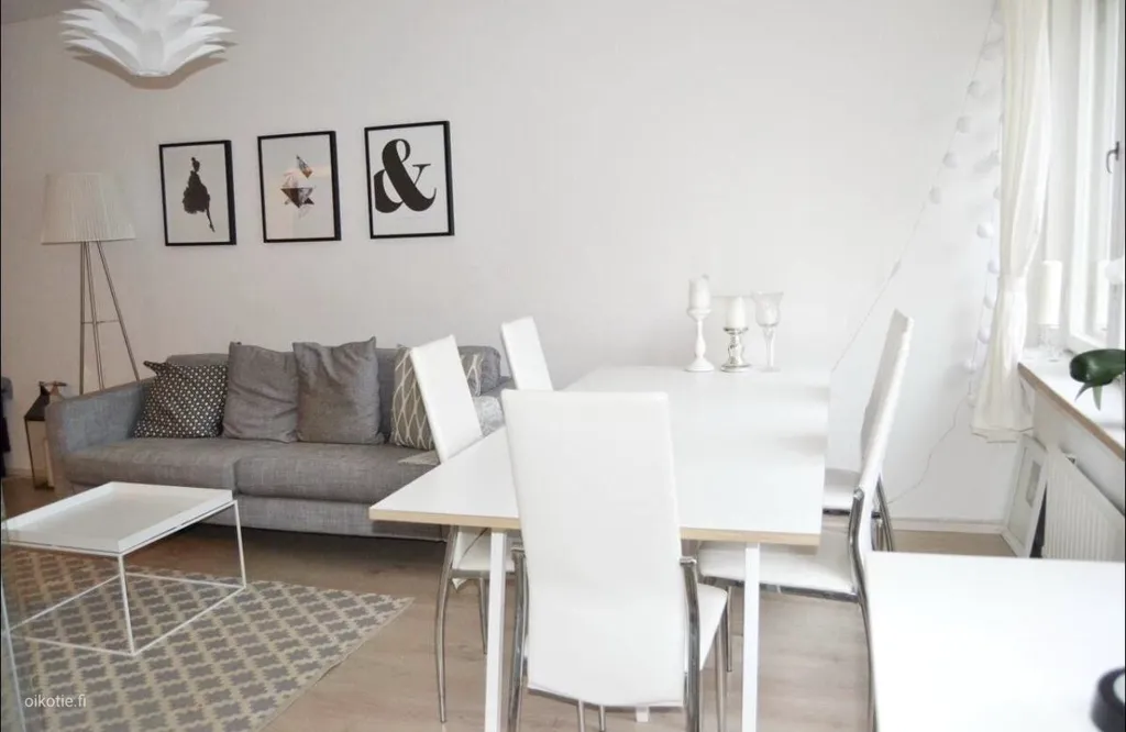 Living Room - Bright Studio Flat with Balcony in Kallio, Helsinki