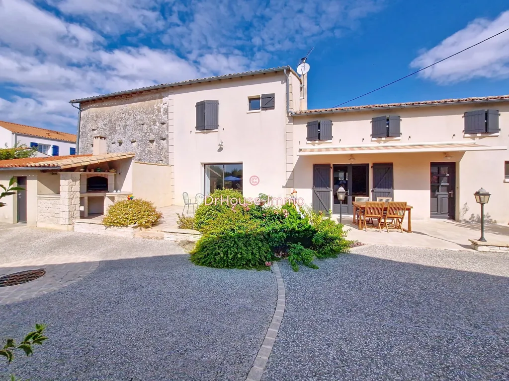 Extérieur - Maison de Caractère avec Piscine à Chauray