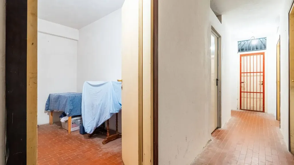 Entrée - Quadrilocale with Balcony in Cagliari