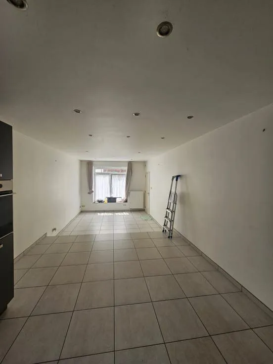 Pièces - Appartement avec Cour au Centre de Mariembourg