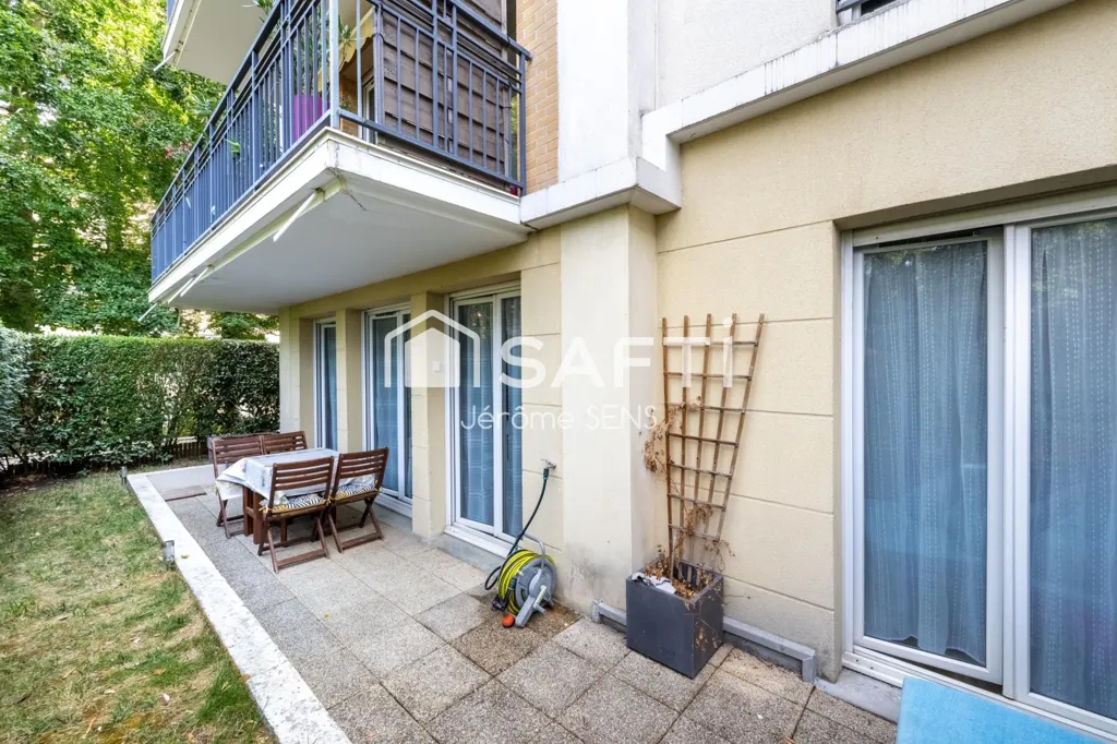 Giardino - Apartment with Garden in Poissy