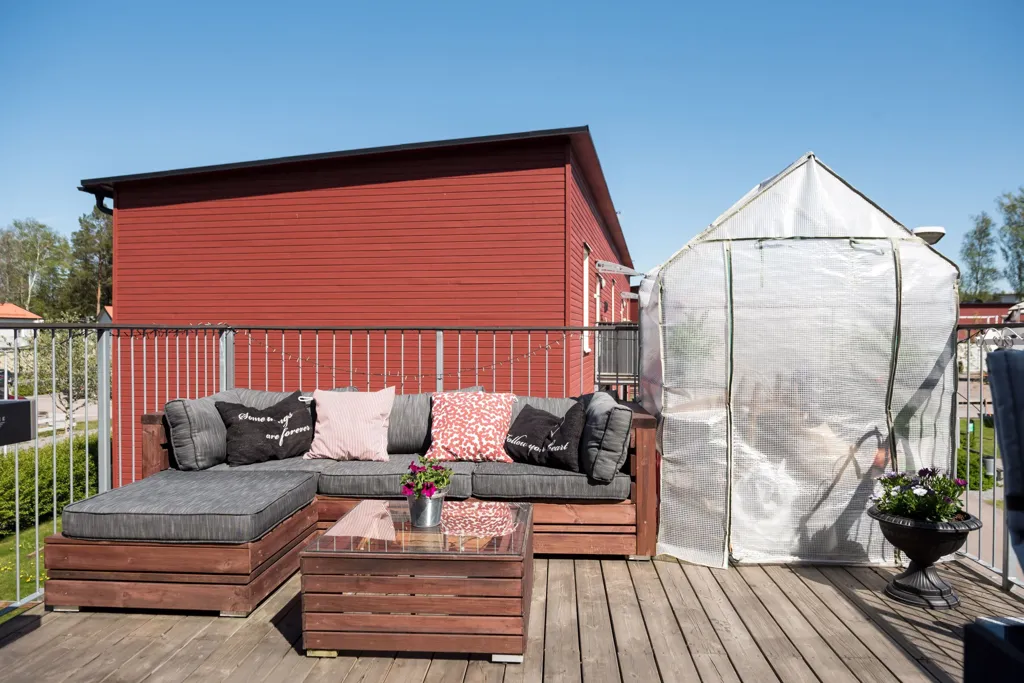 Terrass - Apartment with 23 m² Terrace in Enköping