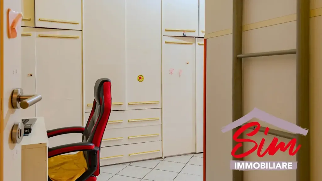 Chambres - Third Floor Flat with Balcony in Central Novara