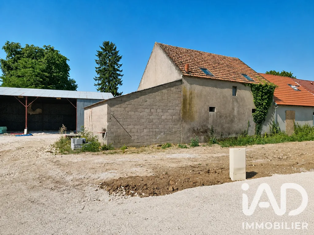 Välivaade - Grange for Renovation with Garage in Le Bardon