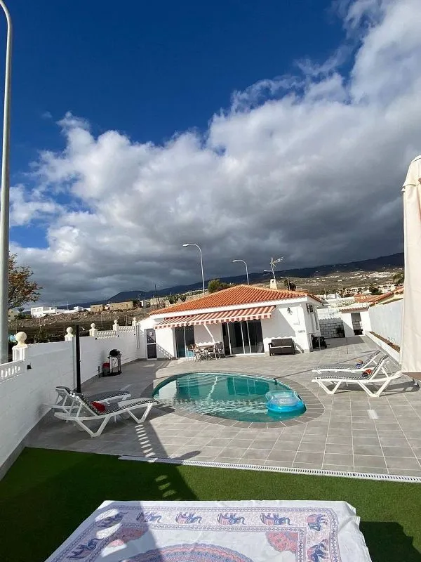 Pool - Luxury House with Sea Views in Adeje