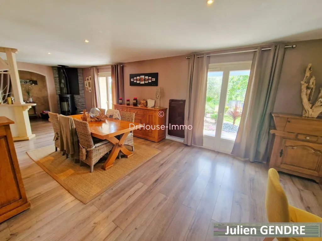 Salle à manger - Maison avec Piscine et Garage à Melle