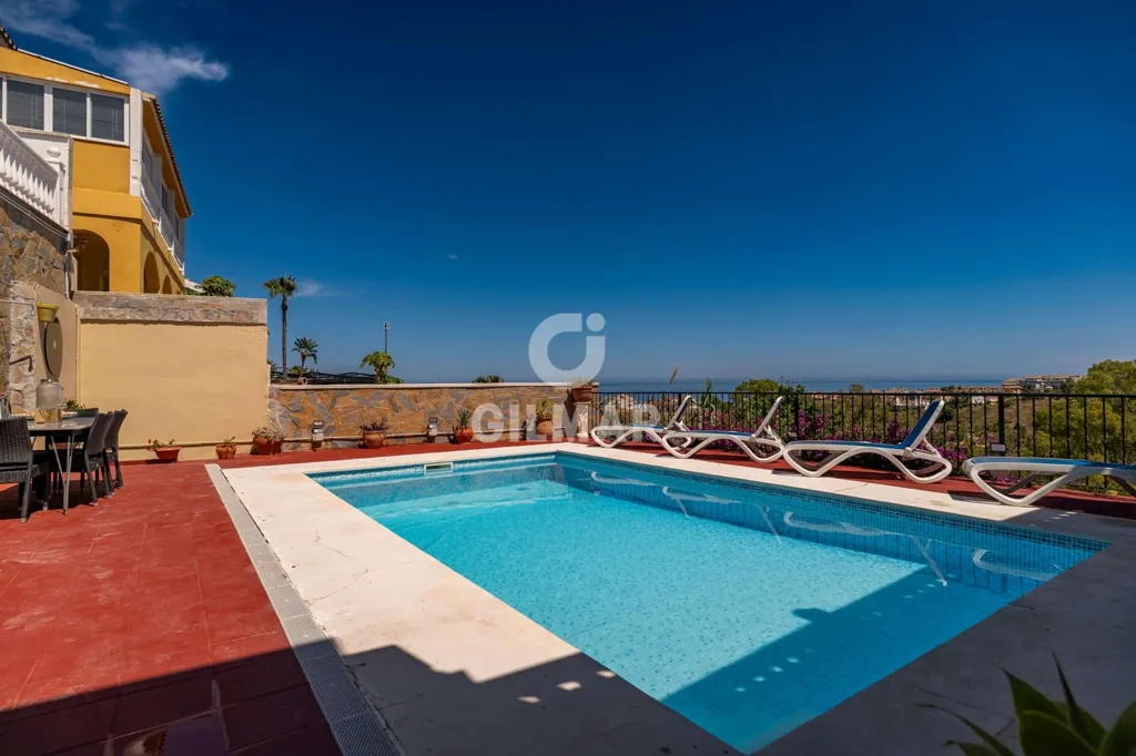 Piscine - Luxury Flat with Sea Views in Benalmádena