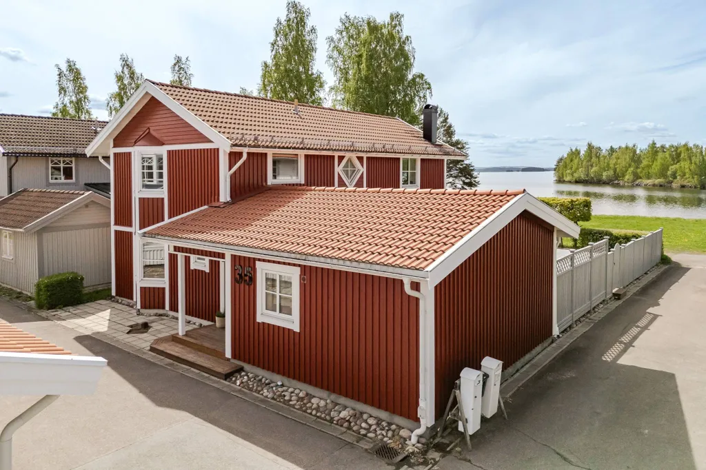 Extérieur - Villa with Lake View in Falun