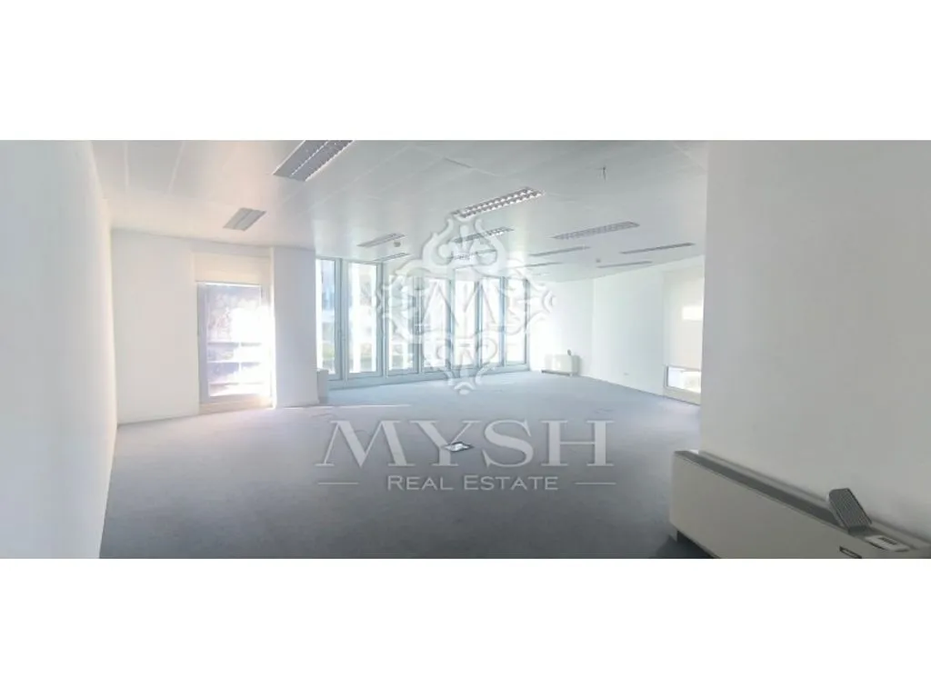 Studio - Office with Parking in Parque das Nacoes, Lisbon