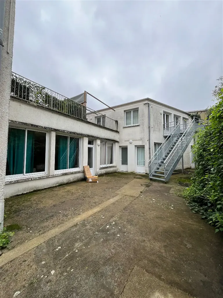 Aed - 6-Unit Building in Poitiers