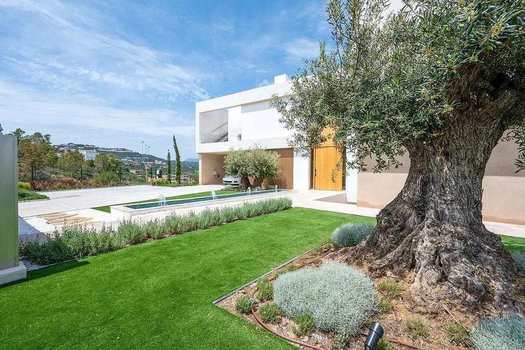 Aed - Passivhaus Villa with Infinity Pools in La Cala Golf