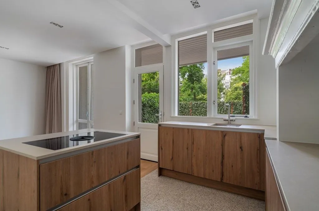 Cuisine - Renovated Apartment with Garden in The Hague