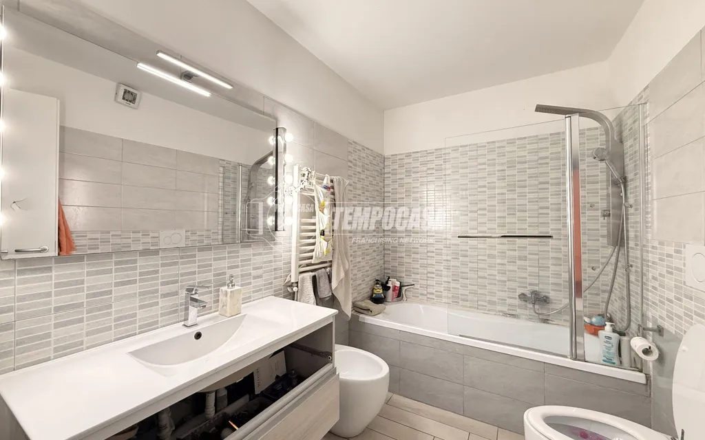Salles de bain - Rustic 2-Bedroom Flat with Private Garden in Rome
