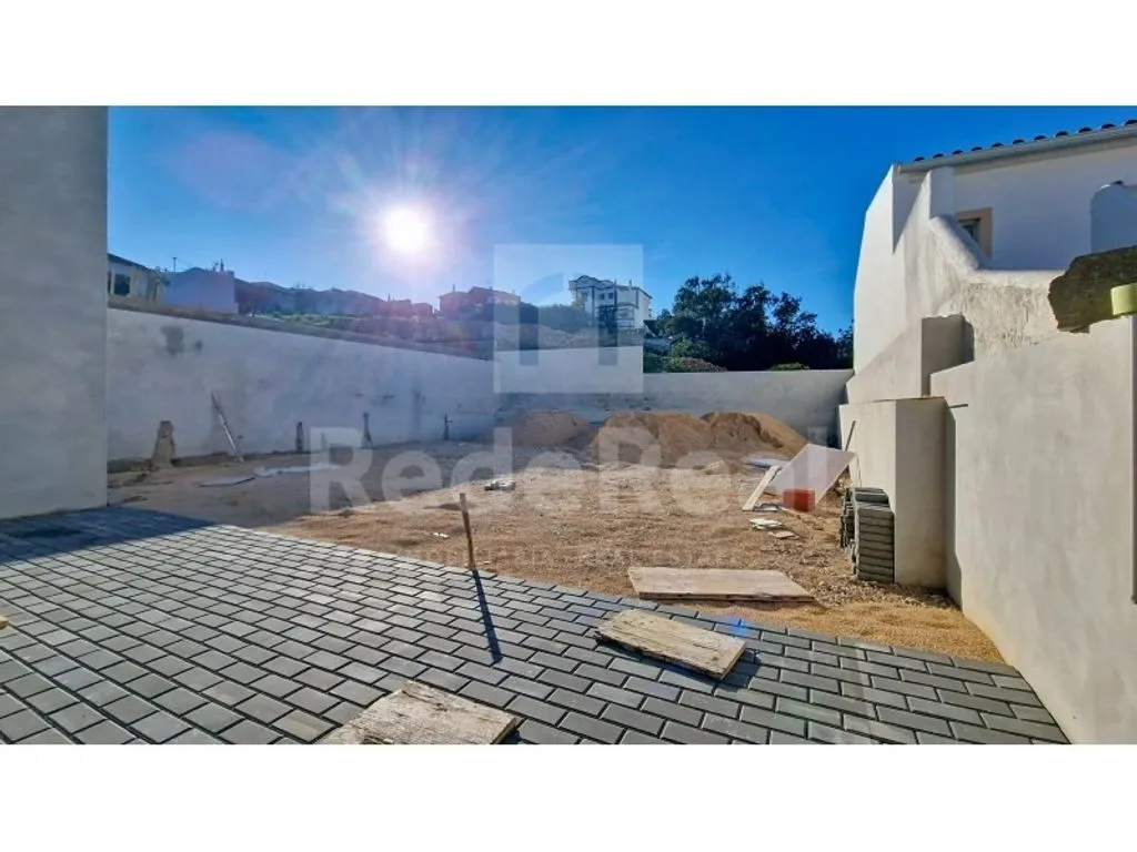 Aed - Luxury Semi-Detached House with Solar Panels in Algoz