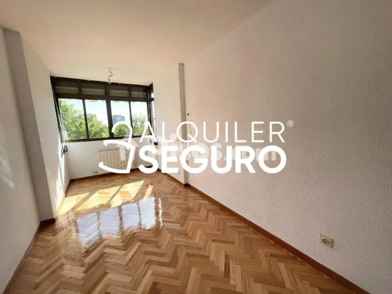Stanze - Spacious Flat with Garden and Pool in Moratalaz