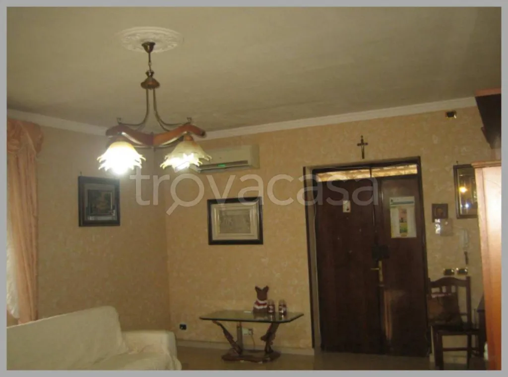 Elutuba - Auction Villa with Garden in Aprilia