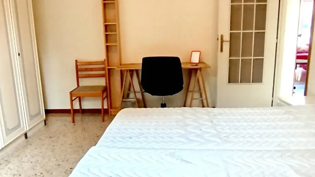 Chambres - Studio Apartment with Balcony in Parma