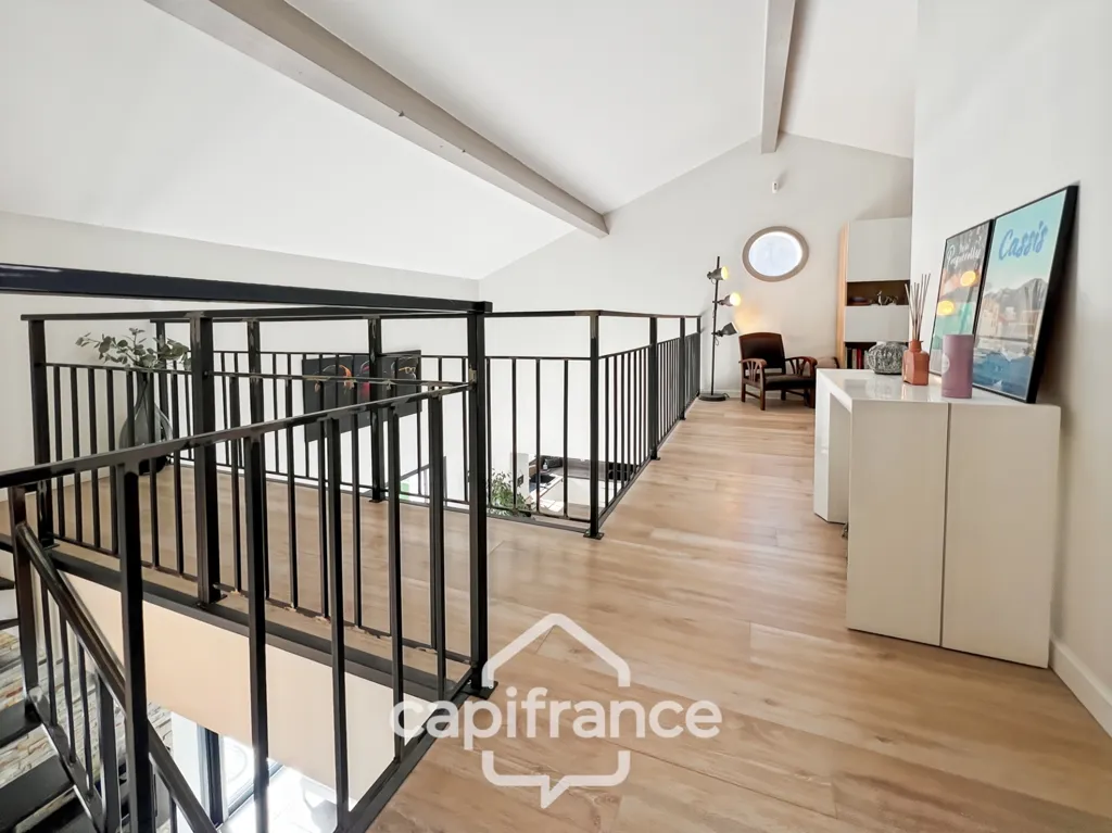 Toad - Contemporary House with Pool in La Garde