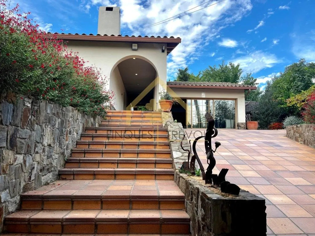 Terrace - Luxury House with Pool in La Garriga