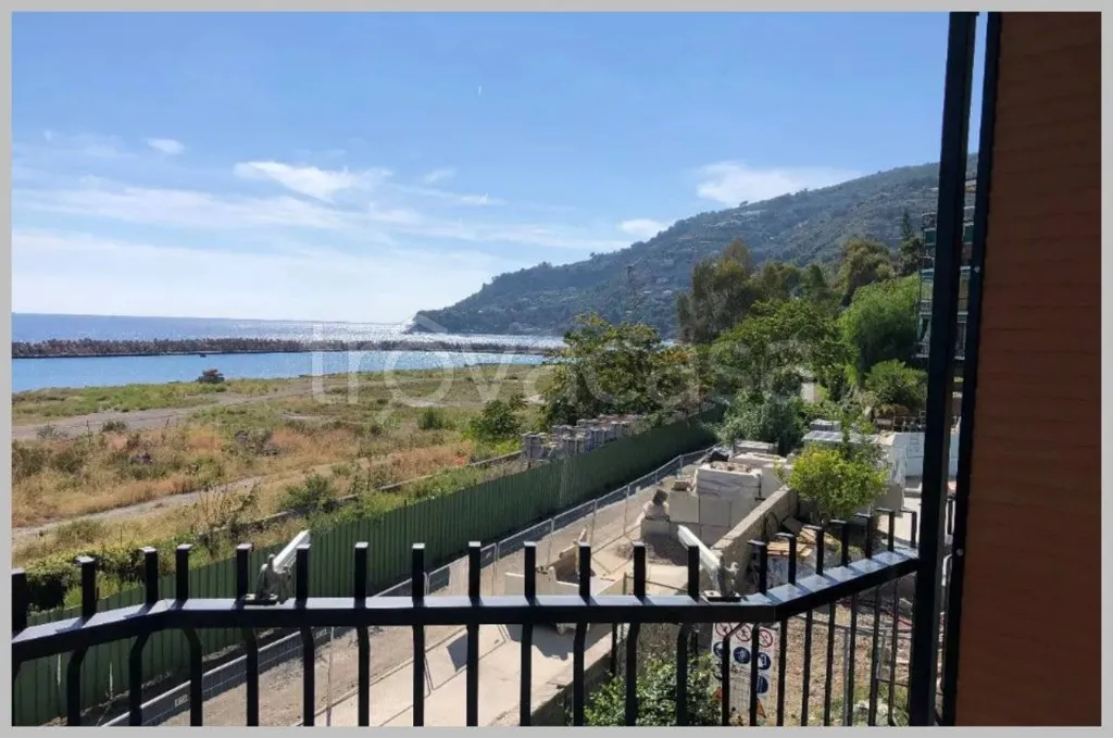 Balcon - Auctioned Apartment with Terrace in Ospedaletti