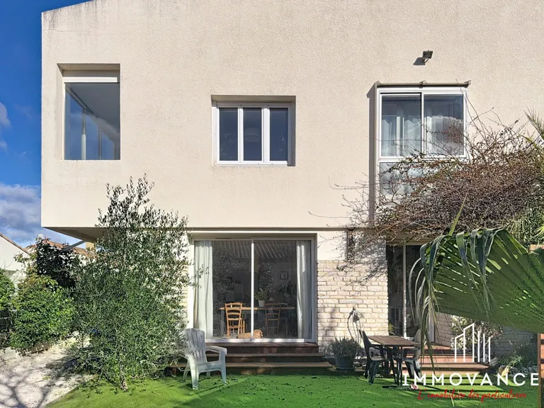 House with Swimming Pool in Pignan
