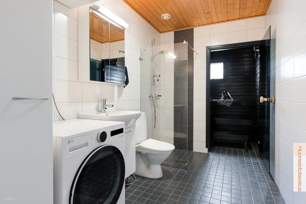 Bathrooms - Quiet Apartment with Garden in Joensuu