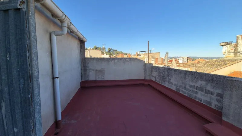 Terrass - Three-Storey Townhouse with Balconies in Antella