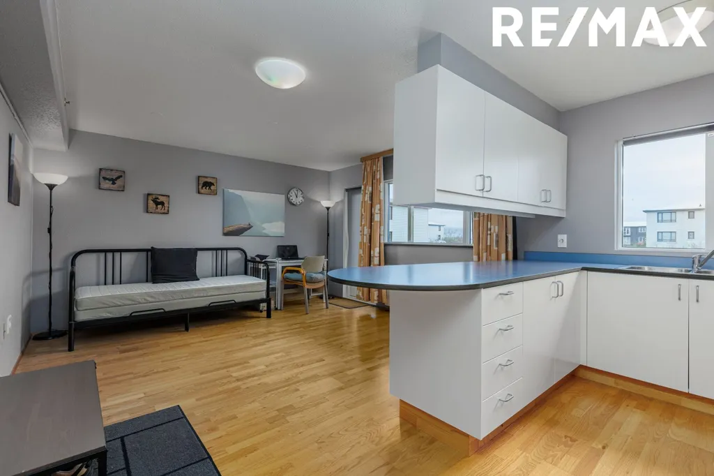 Cuisine - Two-Bedroom Apartment with Balcony in Reykjanesbær