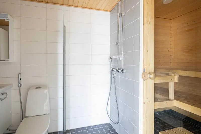 Bagni - Modern Penthouse with Sauna in Kivistö, Vantaa