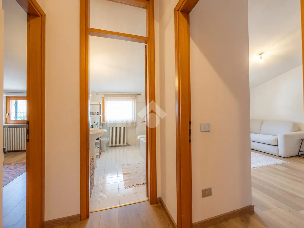 Ingresso - 4-Bedroom Apartment with Terrace in Dolcè