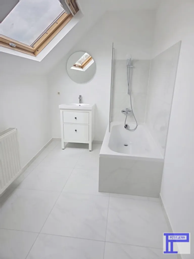 Salles de bain - Duplex Rénové près des Institutions Européennes
