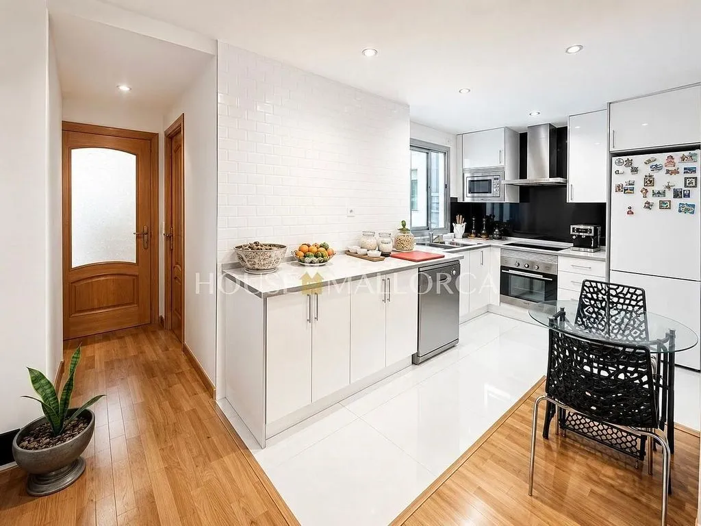 Cuisine - Apartment with Balcony and Terrace in Palma Centre