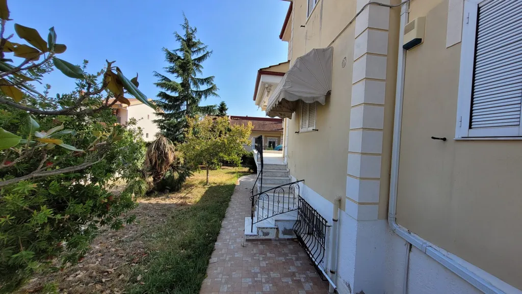 6-toaline maja asukohas Thessaloniki/suburbs