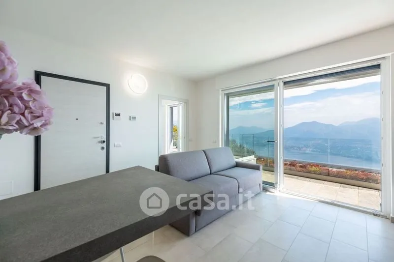 Elutuba - Modern Villa with Lake View in Pollino