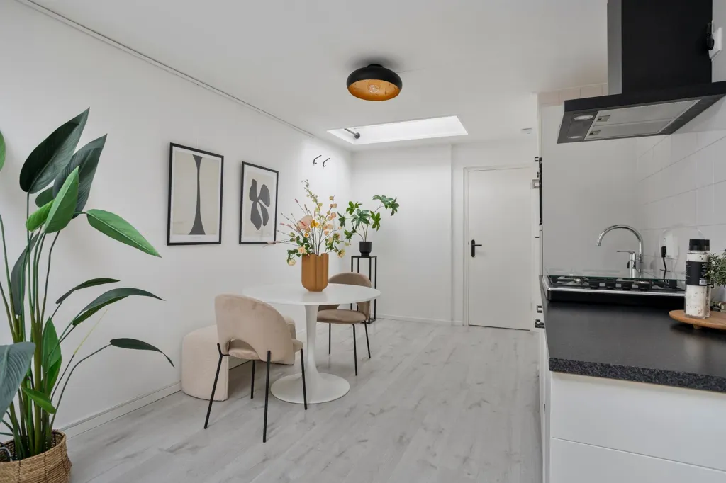 Cuisine - Bespoke Bungalow with Two Terraces in Haarlem