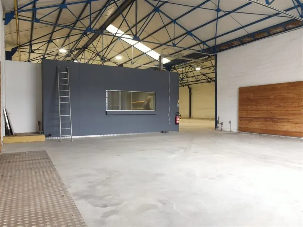 Toad - Multifunctional Business Building with Parking in Ronse