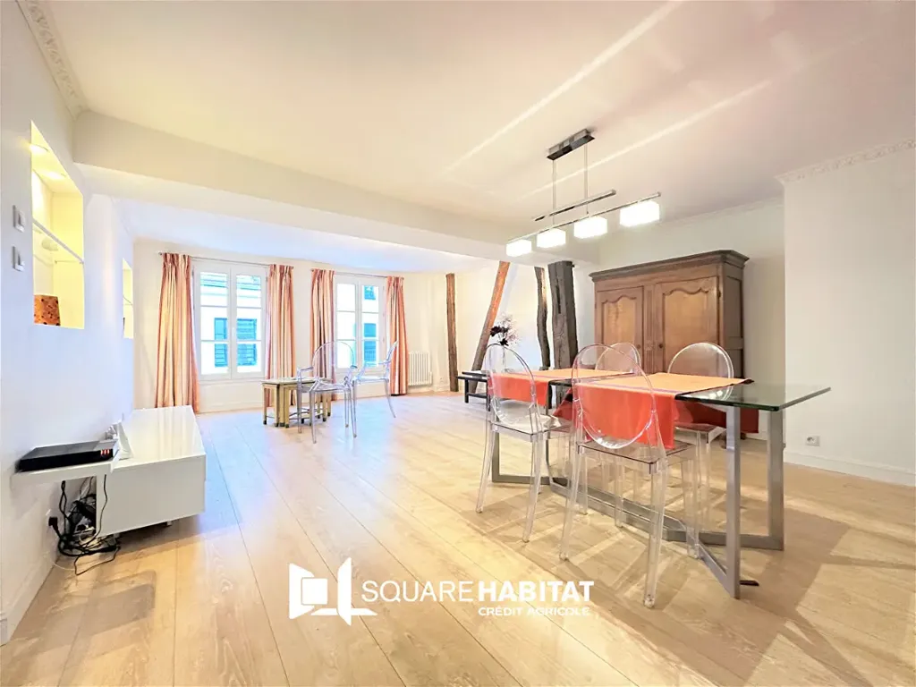 Salle à manger - Appartement Rénové en Hyper-centre à Chartres