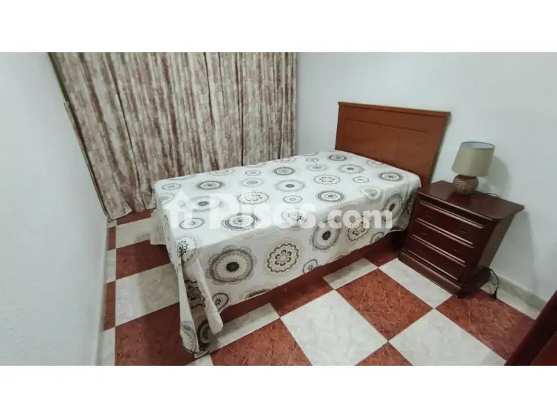 Chambres - Semi-Basement Flat with Patio in Madrid