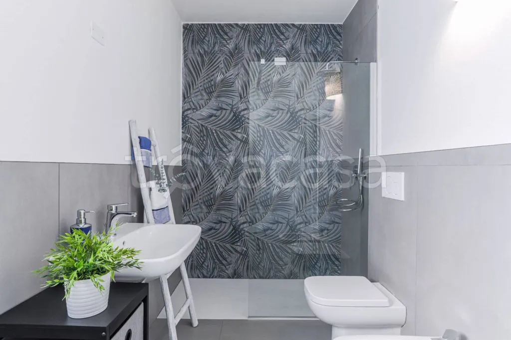 Salles de bain - New Terraced Villa with Balcony in Copparo