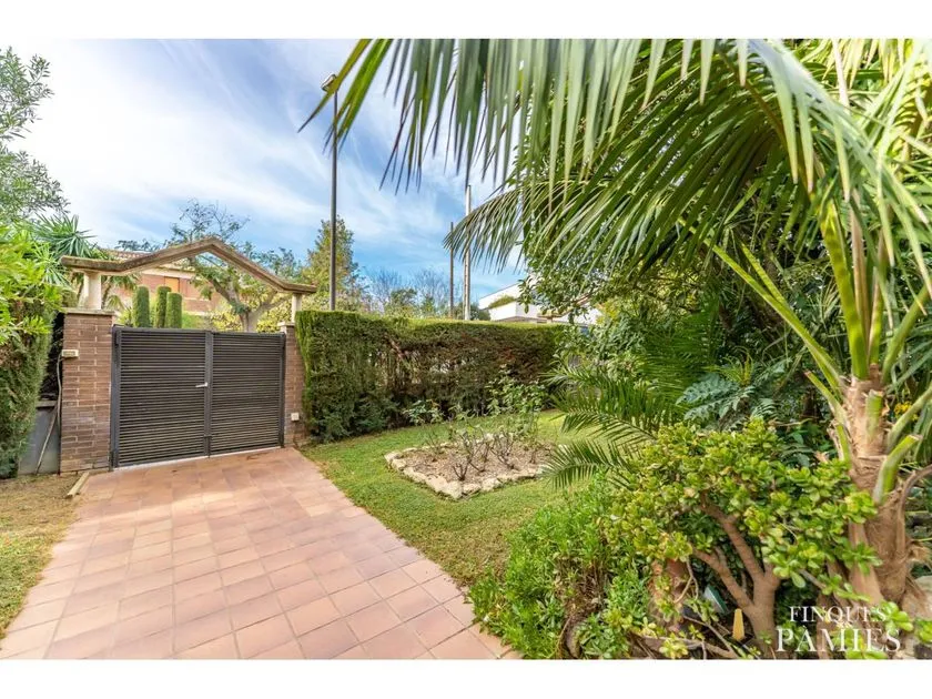Aed - Chalet with Pool in El Pinar, Reus