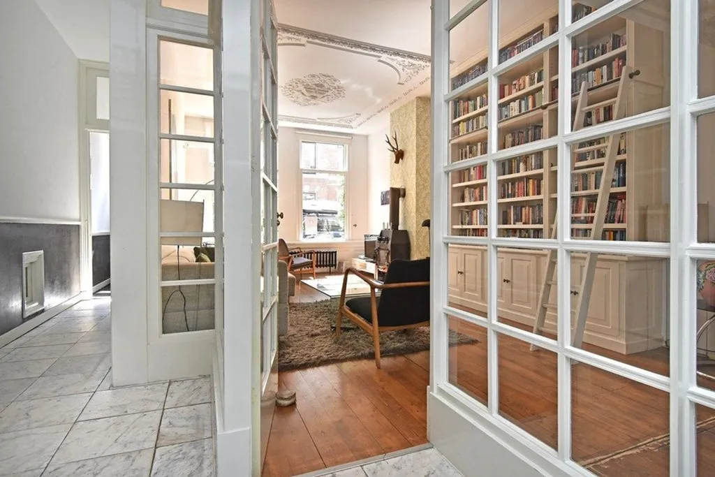 hallway_entrance