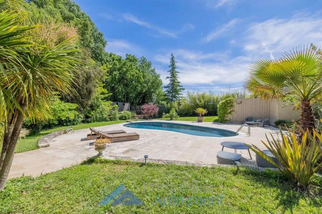 Bassein - Charming Property with Pool in Puyricard