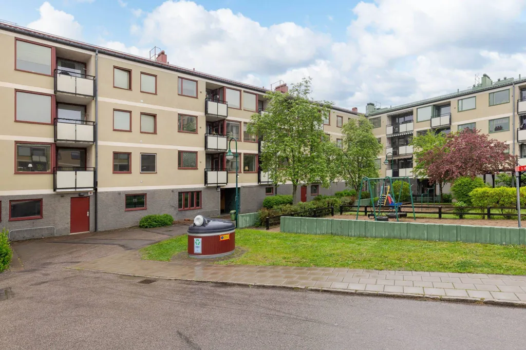 Aed - Modern Two-Bedroom Flat with Balcony in Johannelund