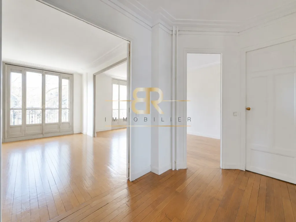 Elutuba - Charming 4-Piece Paris 17th with West View