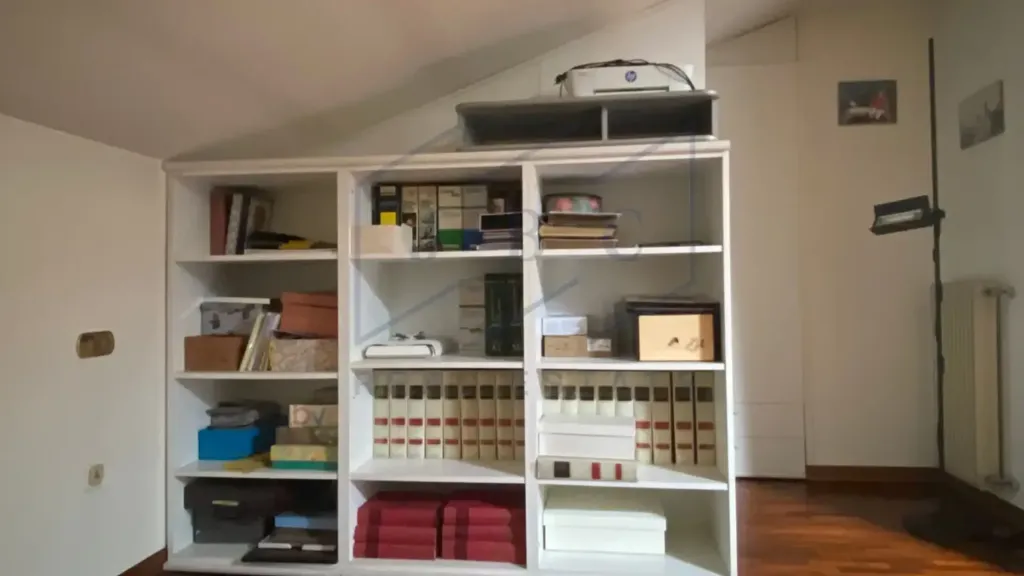 Kabinet - Penthouse with Triple Exposure in Oderzo