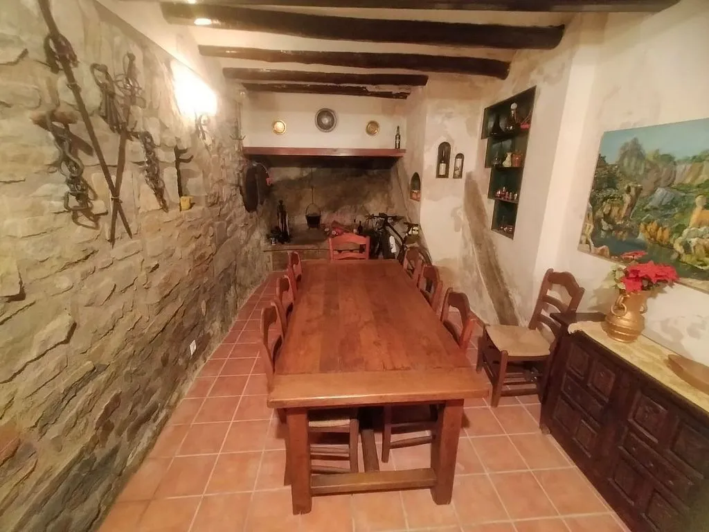 Söögituba - Sunny Terraced House with Views in Cubells