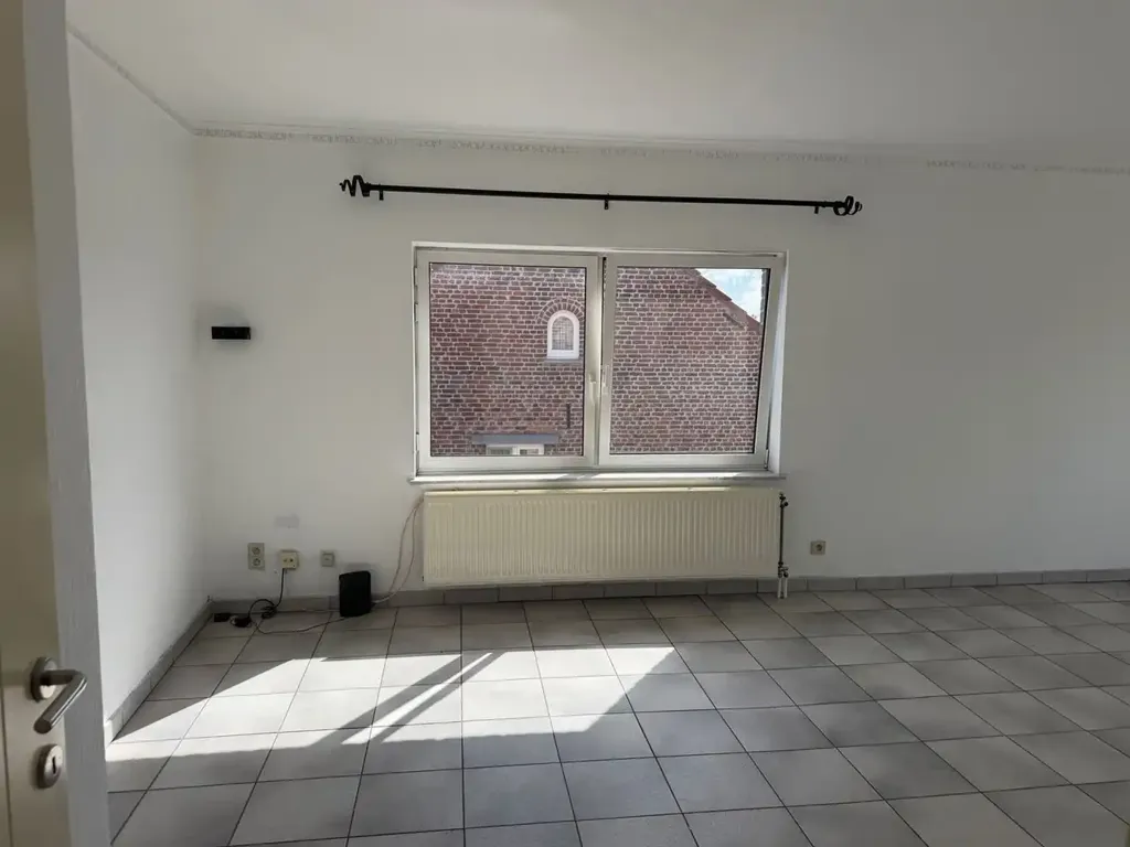 Toad - Duplex Apartment with 4 Bedrooms in Brustem Centre