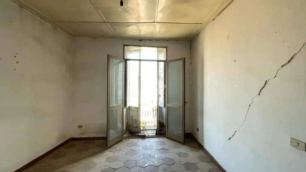 Pièces - Central 3-Bedroom Apartment in Cosenza