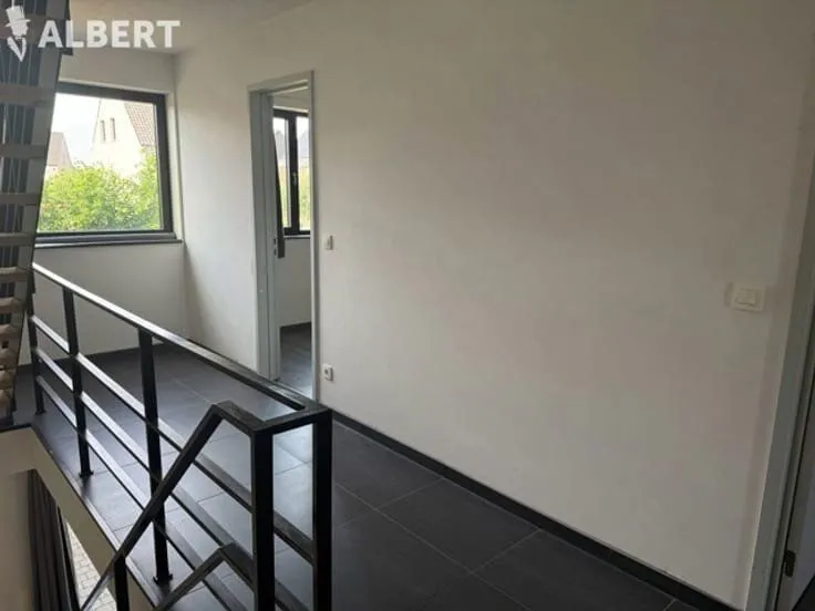 Ingresso - Modern House with Terrace in Quiet Setting